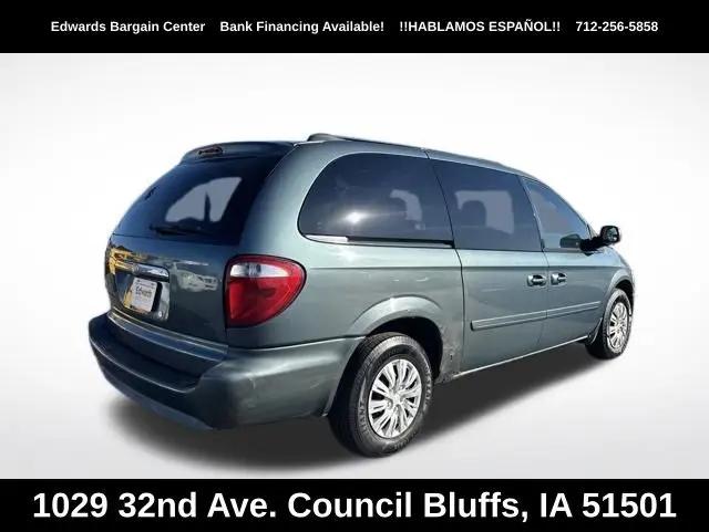 2005 Chrysler Town & Country LX