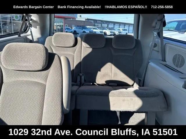 2005 Chrysler Town & Country LX