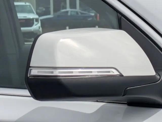 2023 Chevrolet Traverse FWD LT Cloth