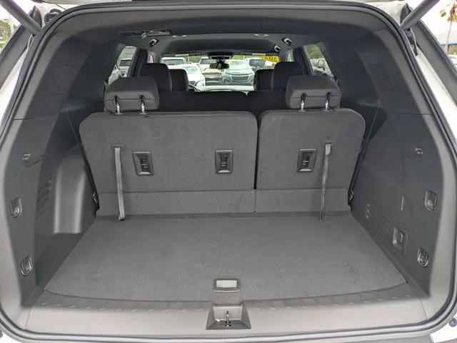 2023 Chevrolet Traverse FWD LT Cloth