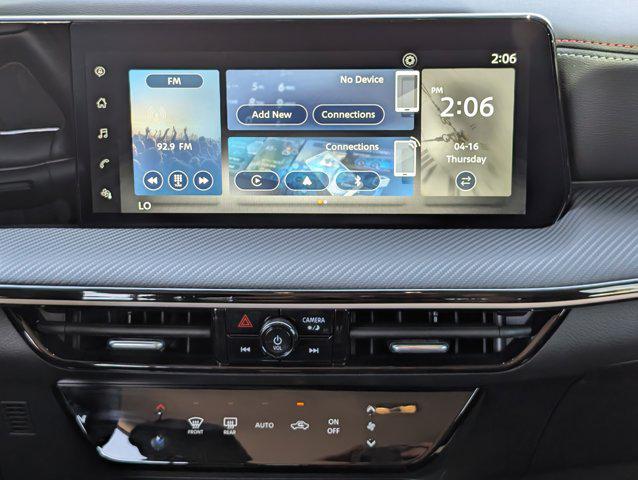 2025 Nissan Kicks SR FWD