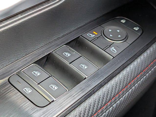2025 Nissan Kicks SR FWD