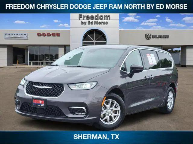2023 Chrysler Pacifica Touring L for sale in Sherman, TX