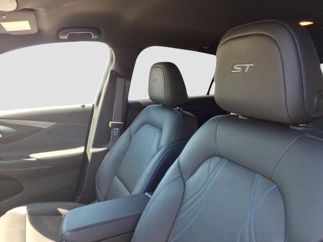 2025 Buick NV Sport Touring FWD