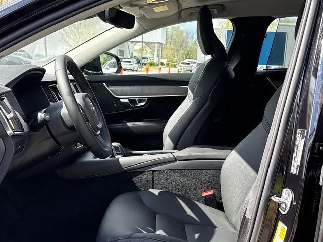 2025 Volvo S90 B6 Plus