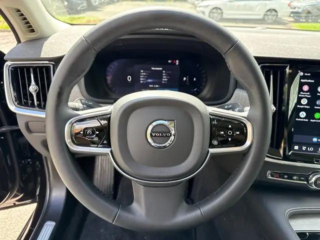 2025 Volvo S90 B6 Plus
