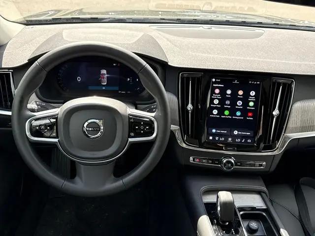 2025 Volvo S90 B6 Plus