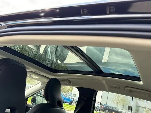 2025 Volvo S90 B6 Plus
