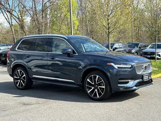 2023 Volvo XC90 B5 Plus