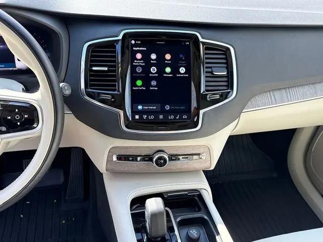 2023 Volvo XC90 B5 Plus