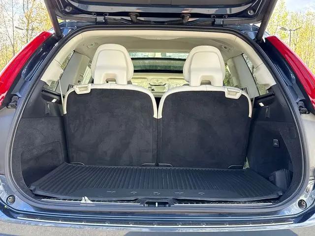 2023 Volvo XC90 B5 Plus