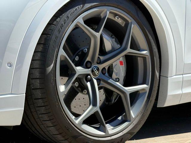 2025 Audi RS Q8 quattro Tiptronic