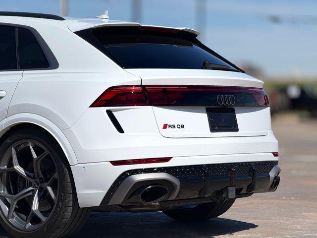 2025 Audi RS Q8 quattro Tiptronic