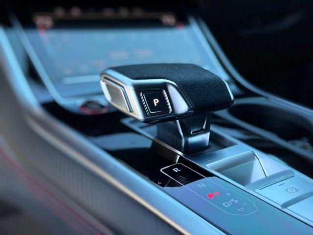 2025 Audi RS Q8 quattro Tiptronic