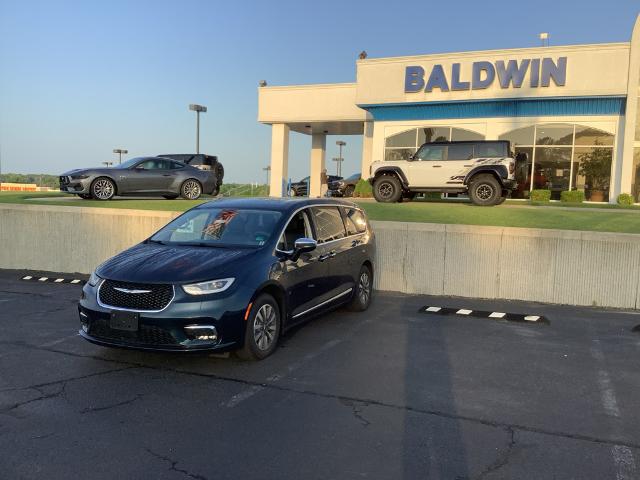 2023 Chrysler Pacifica Hybrid Limited