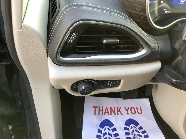 2023 Chrysler Pacifica Hybrid Limited