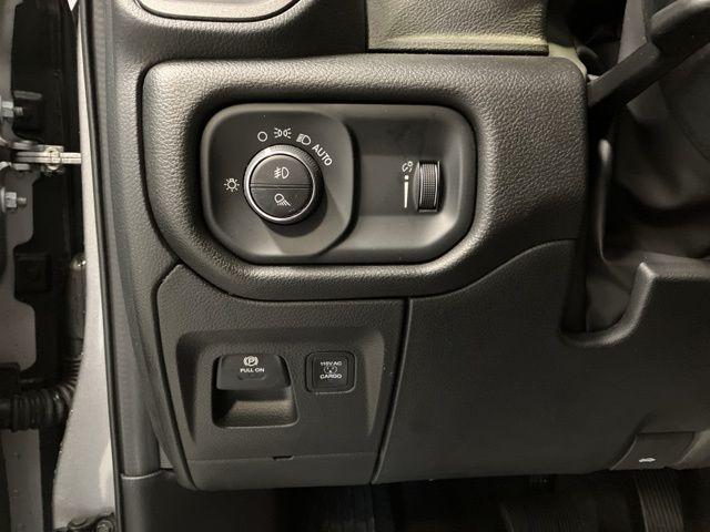 2025 Ram 1500 Tradesman Crew Cab 4x4 5'7" Box