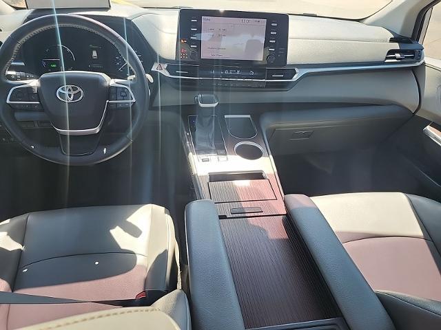 2021 Toyota Sienna XLE 8 Passenger