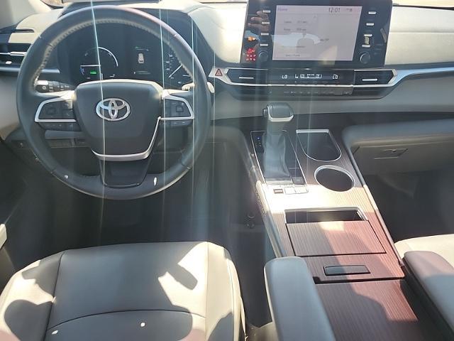 2021 Toyota Sienna XLE 8 Passenger