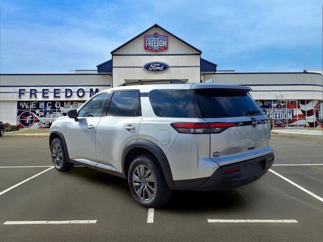 2025 Nissan Pathfinder SV FWD