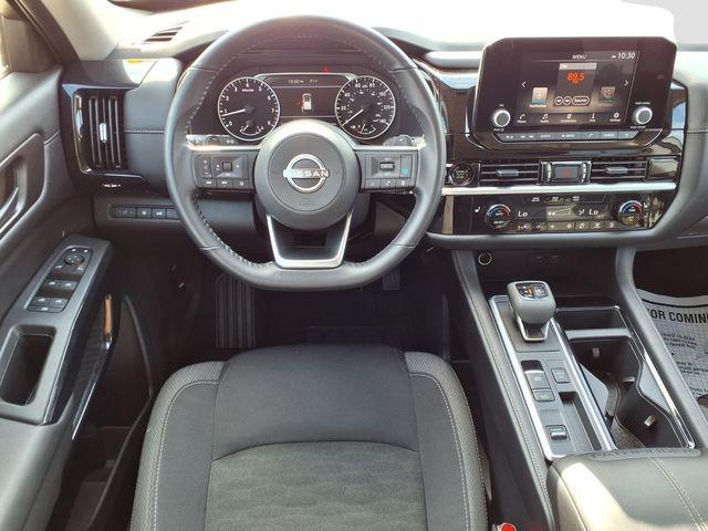2025 Nissan Pathfinder SV FWD