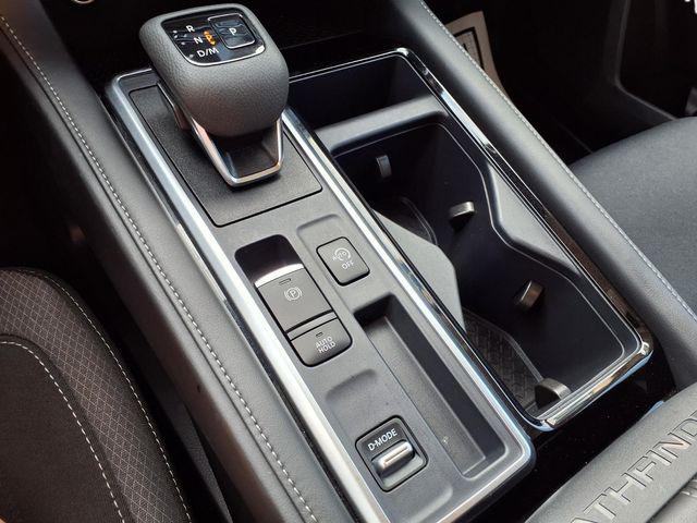 2025 Nissan Pathfinder SV FWD