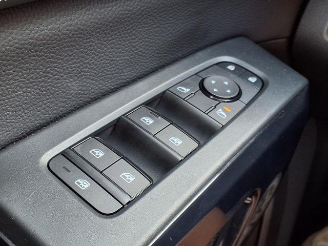 2025 Nissan Pathfinder SV FWD