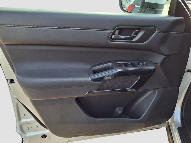 2025 Nissan Pathfinder SV FWD