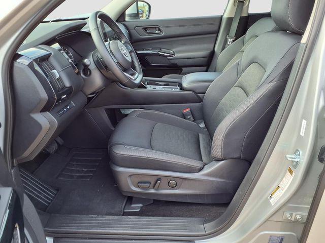 2025 Nissan Pathfinder SV FWD