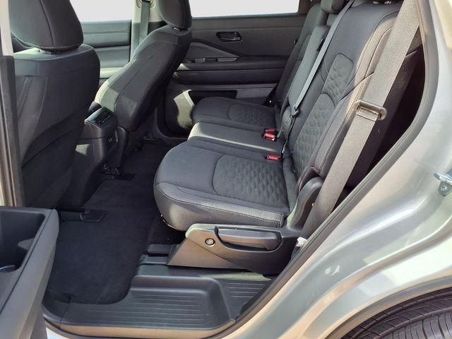 2025 Nissan Pathfinder SV FWD