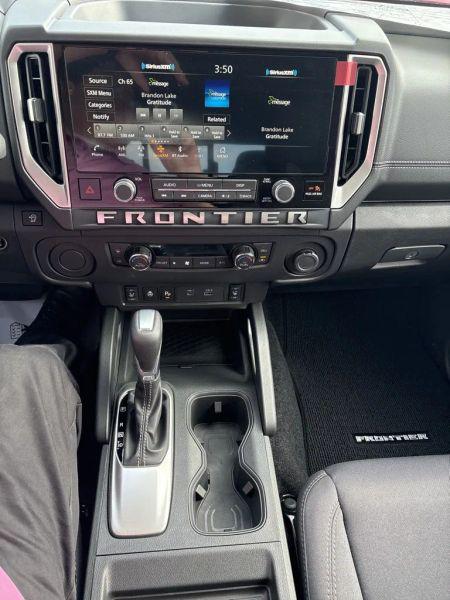 2025 Nissan Frontier Crew Cab SV 4x2