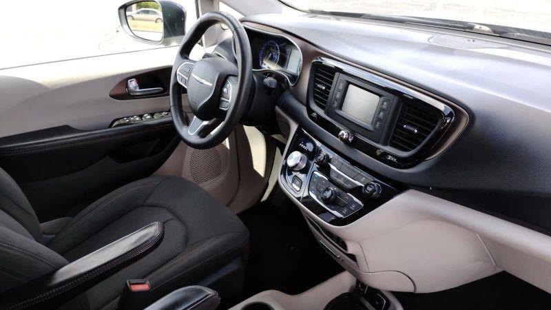 2017 Chrysler Pacifica Touring