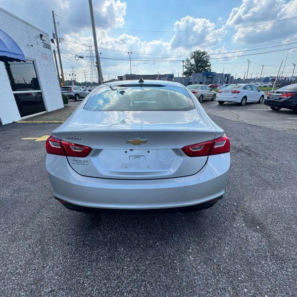 2021 Chevrolet Malibu FWD 1FL