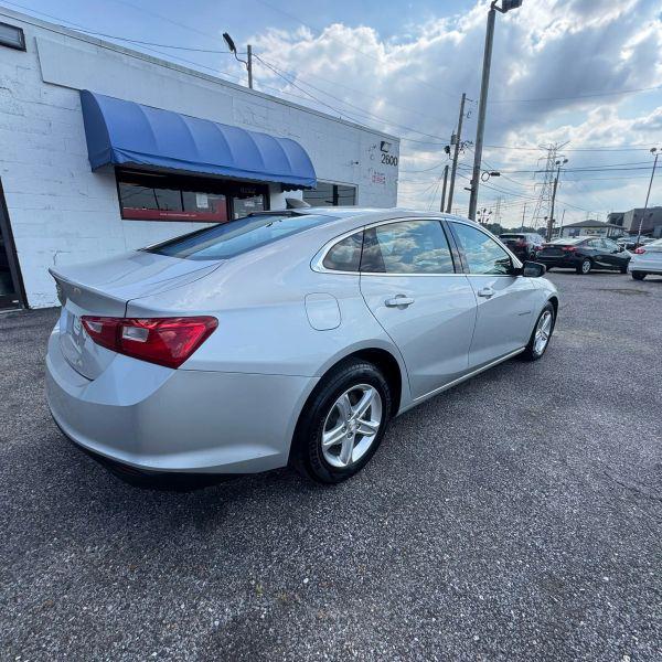 2021 Chevrolet Malibu FWD 1FL