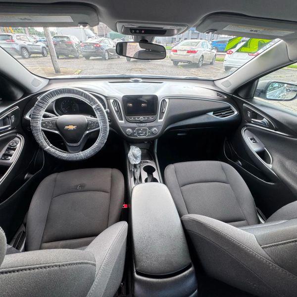 2021 Chevrolet Malibu FWD 1FL