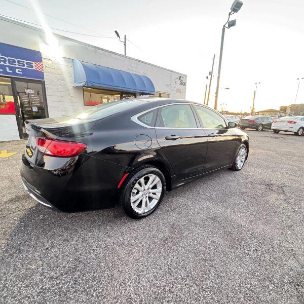 2015 Chrysler 200 Limited