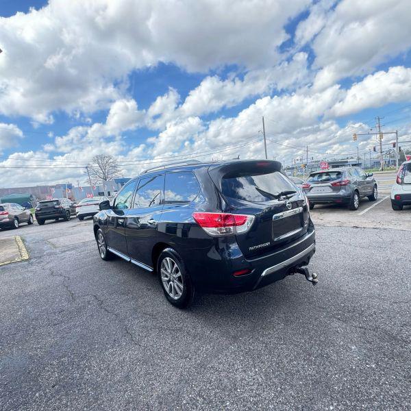 2015 Nissan Pathfinder SV