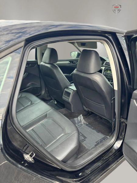 2014 Volkswagen Passat 1.8T Wolfsburg Edition