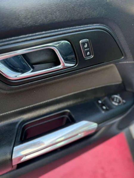 2015 Ford Mustang V6