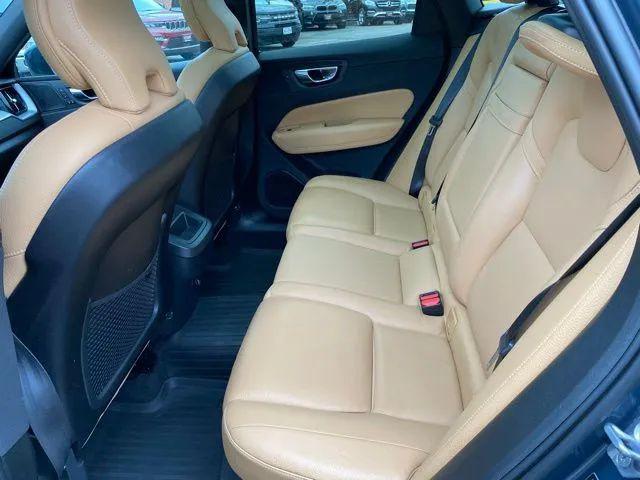 2019 Volvo XC60 T5 Momentum