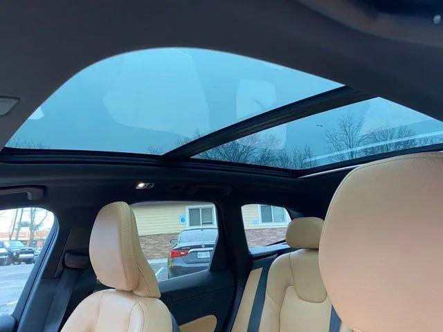 2019 Volvo XC60 T5 Momentum