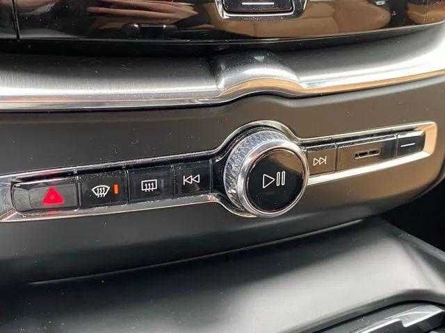 2019 Volvo XC60 T5 Momentum