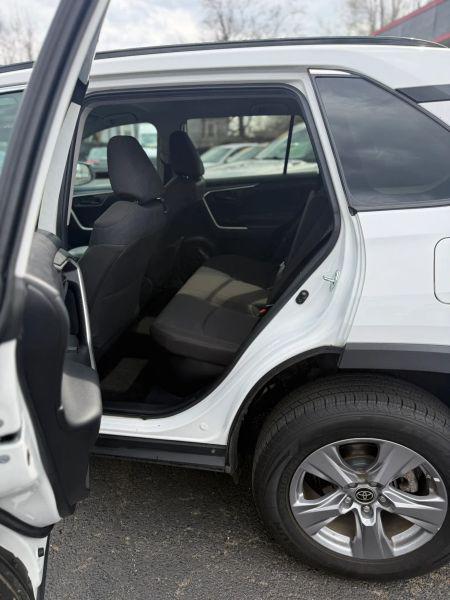 2022 Toyota RAV4 Hybrid LE