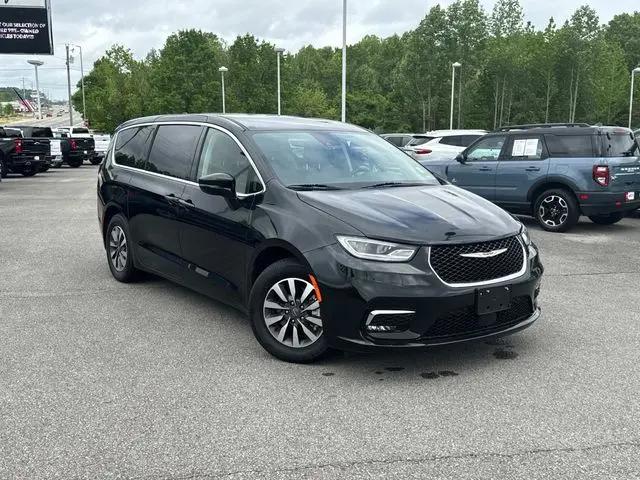 2024 Chrysler Pacifica Hybrid Select