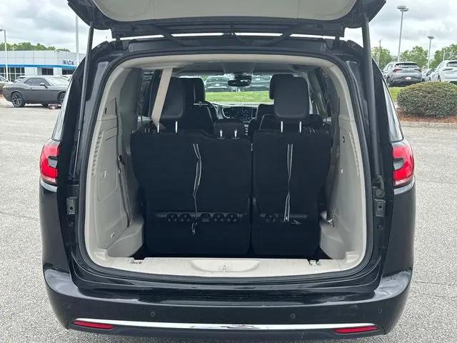 2024 Chrysler Pacifica Hybrid Select
