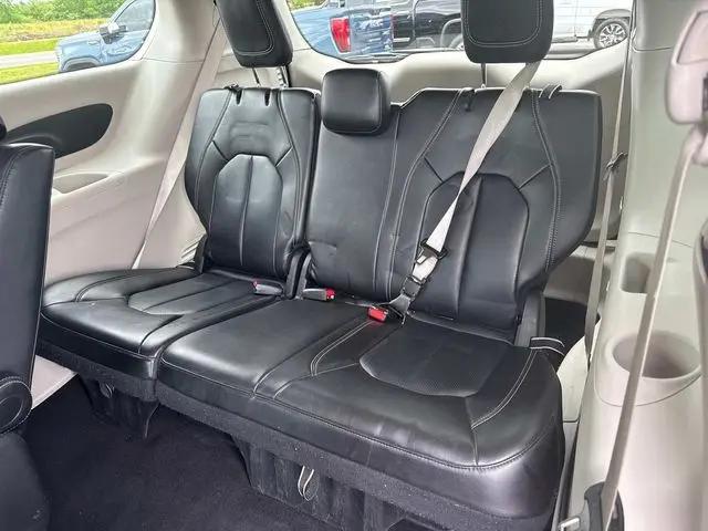 2024 Chrysler Pacifica Hybrid Select