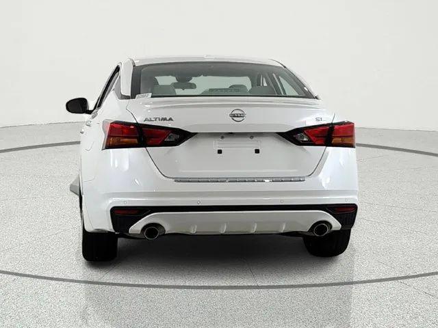 2023 Nissan Altima SL FWD