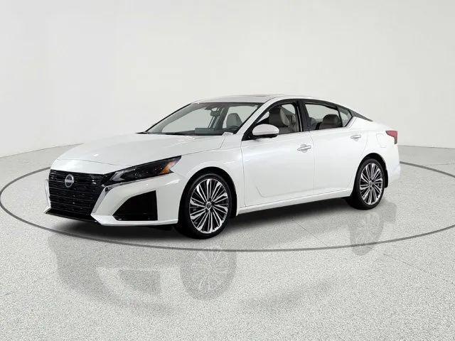 2023 Nissan Altima SL FWD