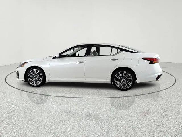 2023 Nissan Altima SL FWD