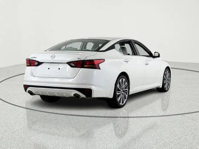 2023 Nissan Altima SL FWD